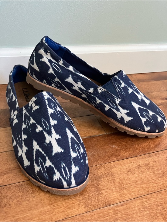 L.L. Bean Shoes - Navy White Ikat Print Canvas Slip On L.L.Bean Womens 7 M Shoes